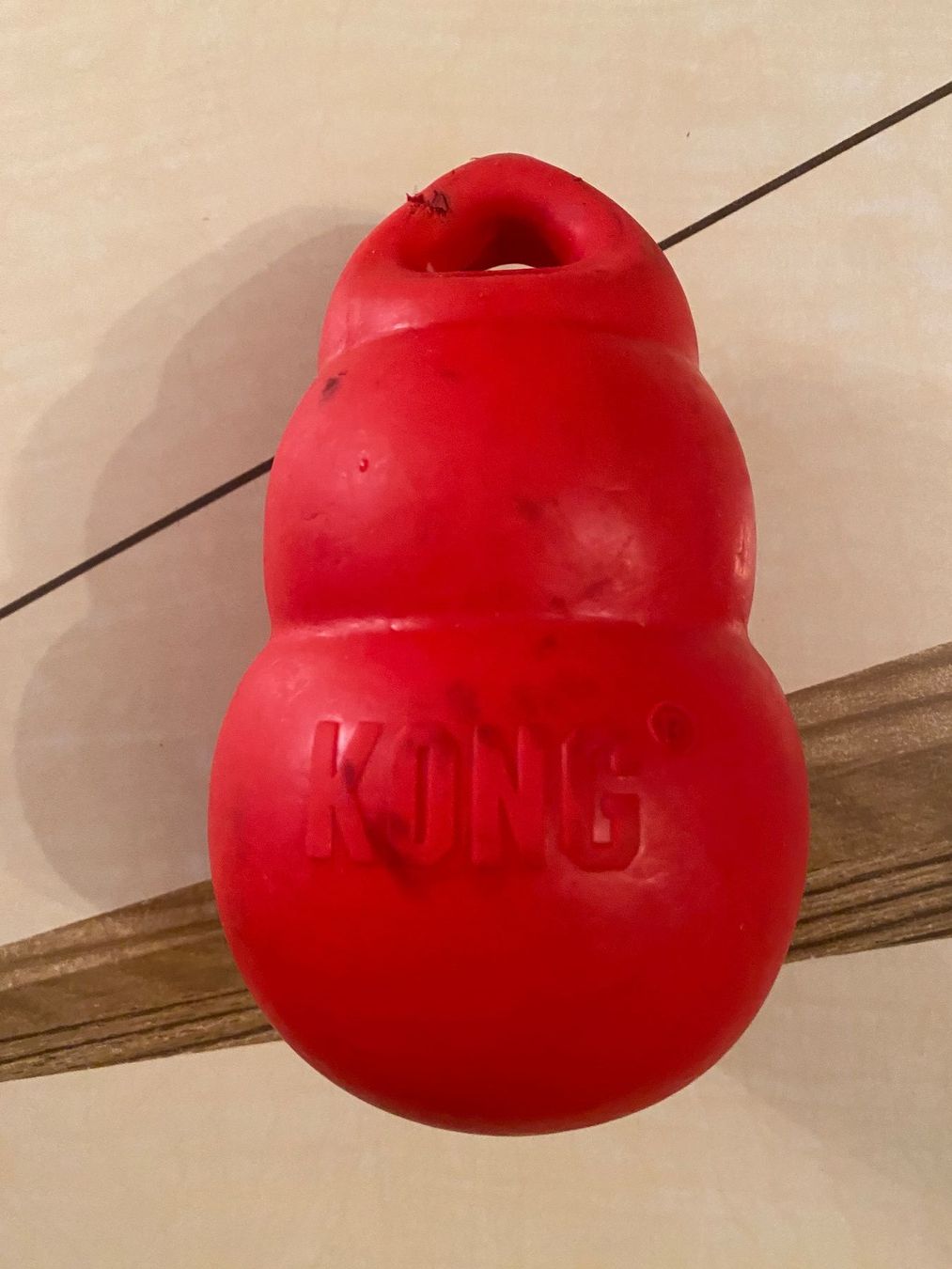 Giocattoli: Kong bounzer. Grösse M. Hüpfball oder Springball – Usato da Gümligen venduto da Farrolito 1