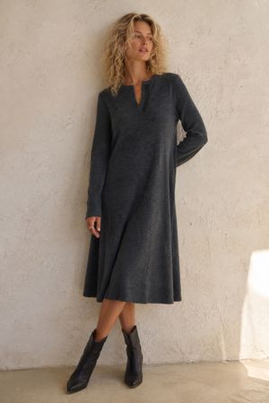 Neues Strickkleid aus 100% Wolle von ANGOR Gr.M