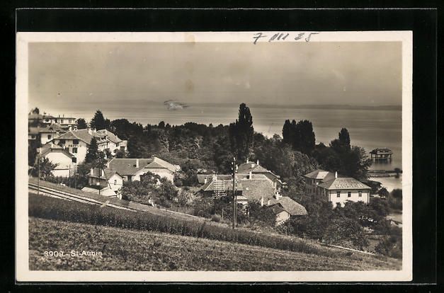 Cartoline postali: AK St-Aubin, Ortsansicht mit Seeblick – Usato da Berlin venduto da bartko-reher