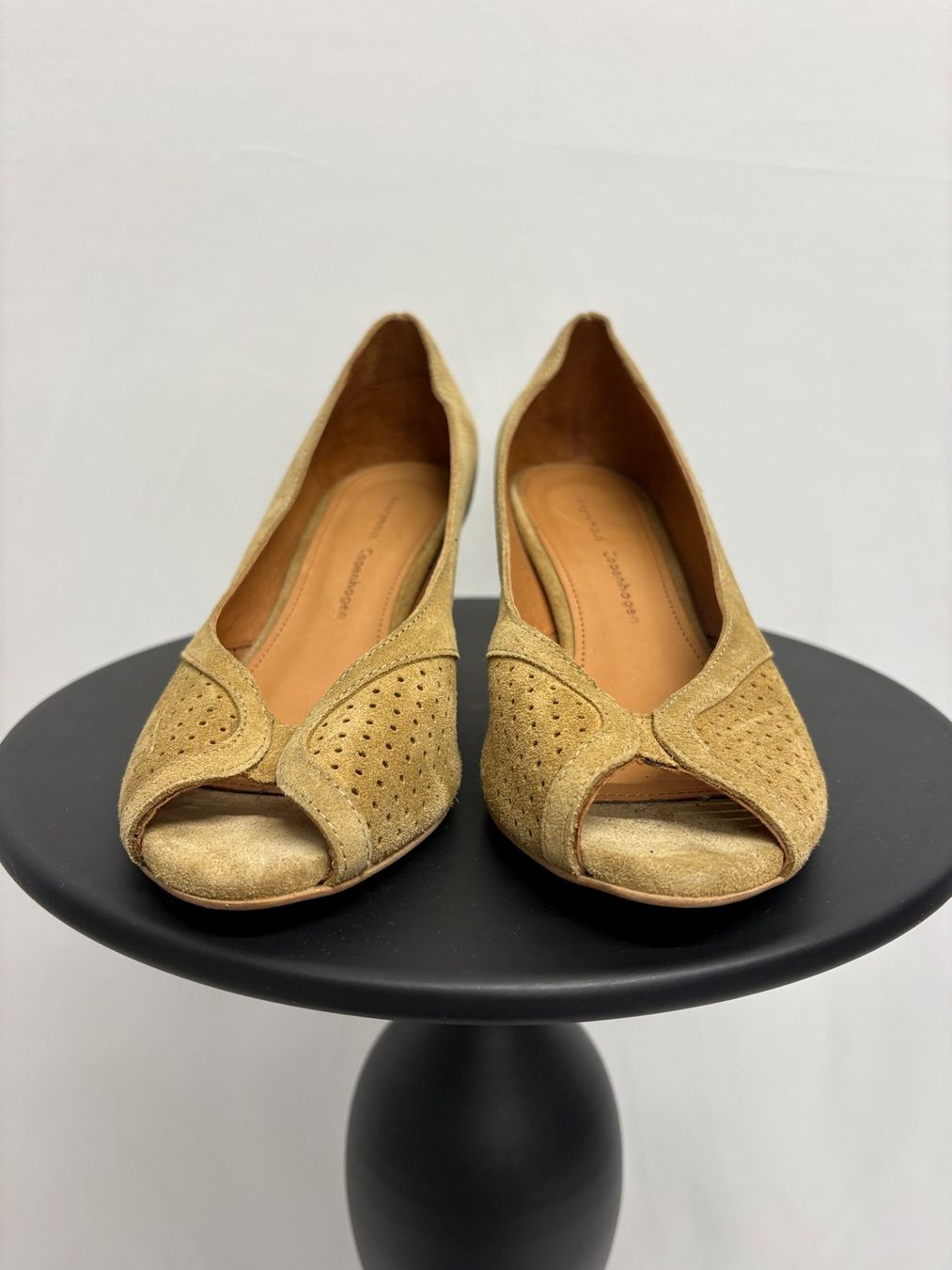Copenhagen Scarpe da donna: Anonymous Copenhagen Tiffany Triangle Pumps beige 36 Leder – Nuovo (secondo la descrizione) da Regensdorf venduto da secondchancefashion 3