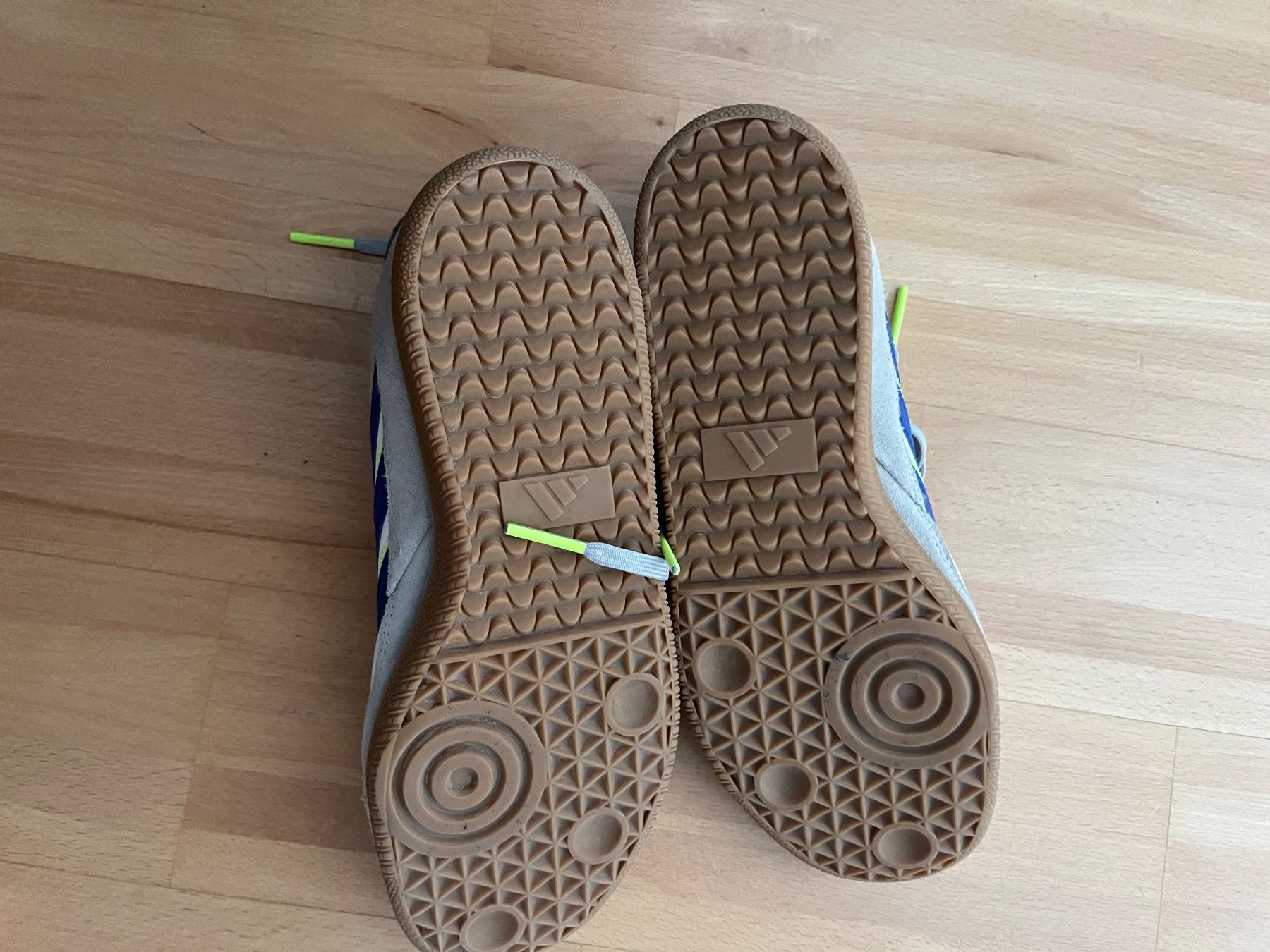 Adidas Herrenschuhe: Adidas Hallenschuhe 39,5 – Gebraucht aus Kollbrunn von Giovanna1979 1