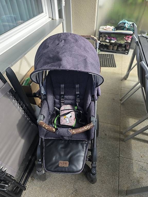 Poussette: Kinderwagen  – D'occasion à Neuhausen par eib_tcr7