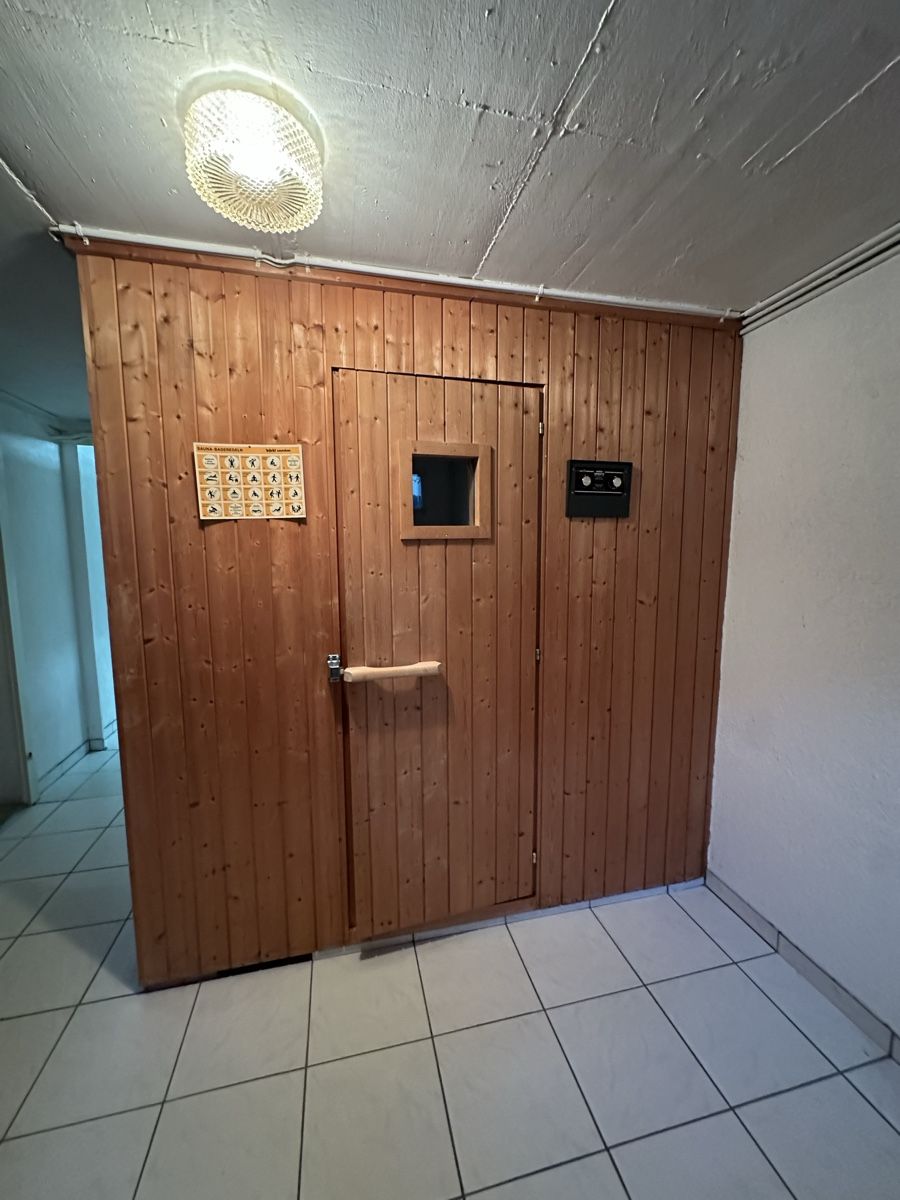 Sauna & Accessori: Sauna cabin with Veto Elektro control panel good condition – Usato da Altdorf UR venduto da Lisafabris