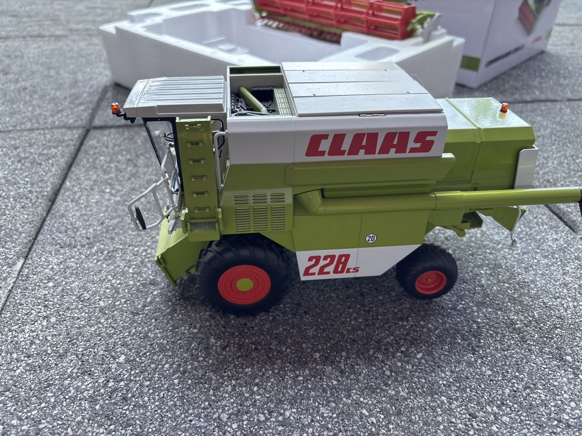 Wiking Kits de montage: Modèle réduit Claas Moissonneuse 228CS – D'occasion à Courgenay par Mthunderball 2