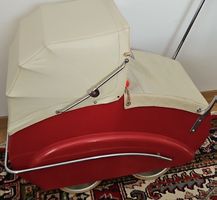 Vintage Puppenwagen Rot/Beige - Perfekt für Sammler!
