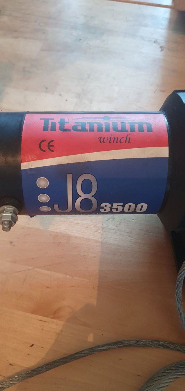 Autre stockage et transport: Titanium J8 3500 Winde 1600 kg gebraucht – D'occasion à Walenstadt par Hit-24 3