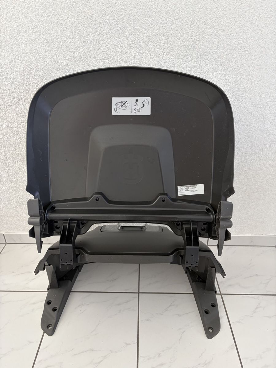Husqvarna Tagliaerba: Husqvarna Abdeckhaube - Top Zustand – Usato da Arnegg venduto da Locher8 4