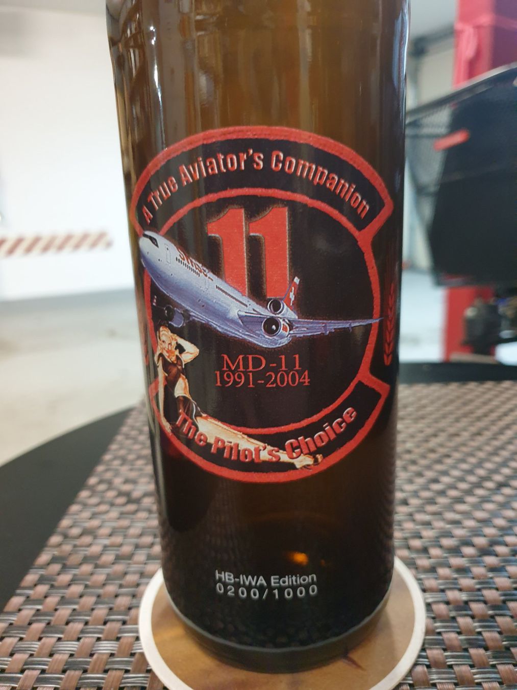 Bicchieri, Caraffe & Bottiglie: 4 Swissair MD 11 Edition Bierflaschen. – Usato da Uhwiesen venduto da Nyffi03 4