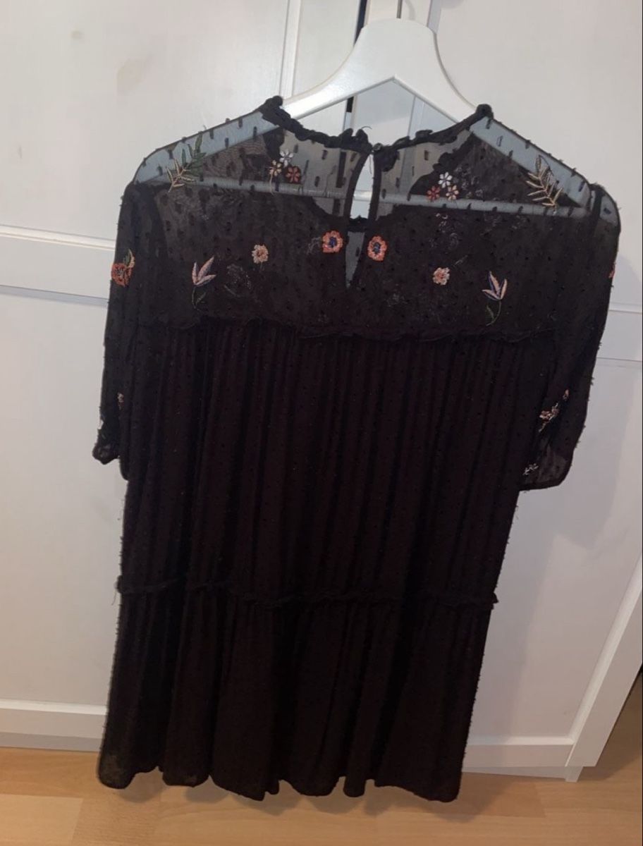 Vestiti: Black Floral Mini Dress - Size Small – Usato da Bazenheid venduto da hat_96 4