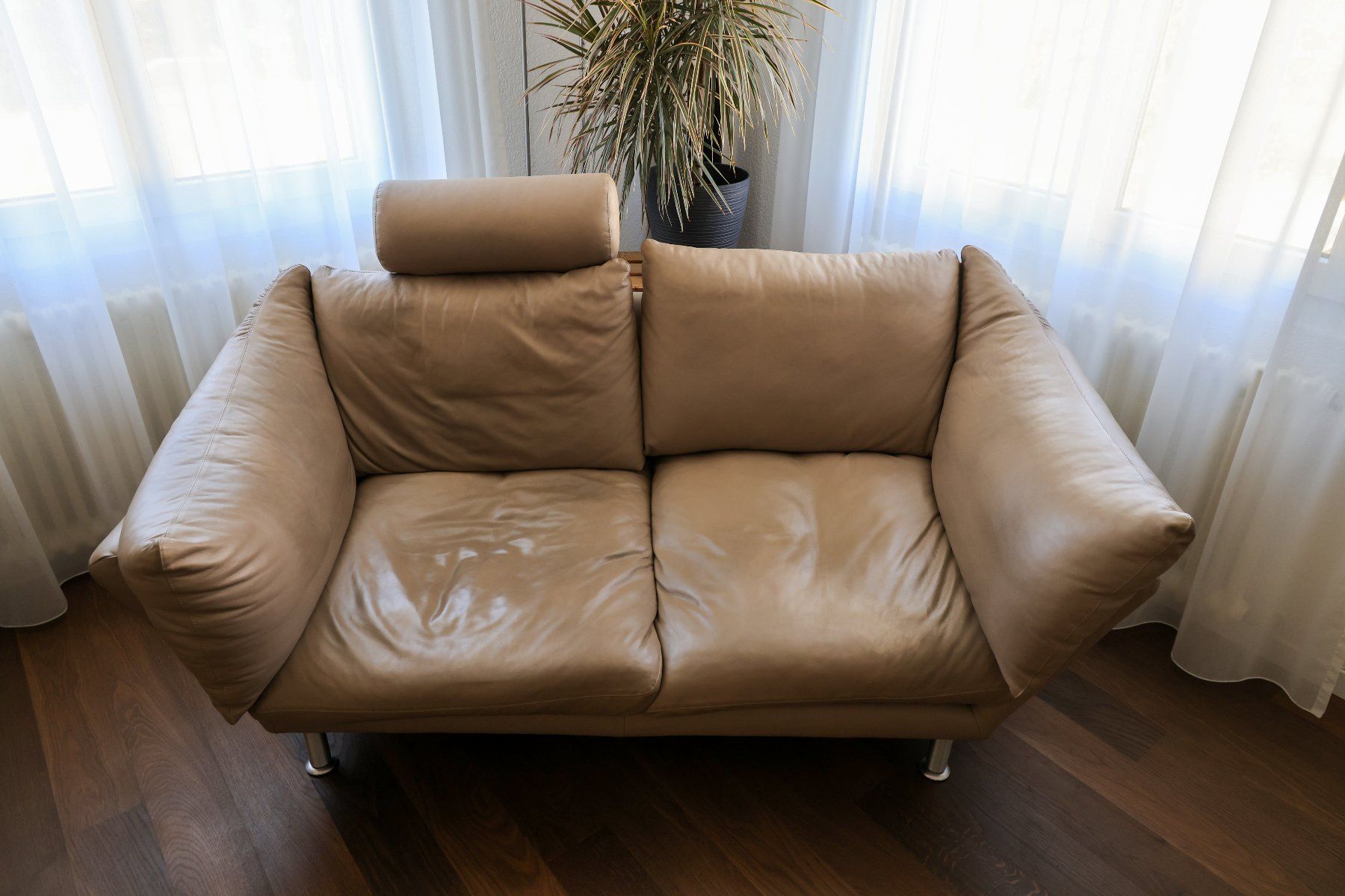 Divani: Sofa Leder mit Nackenstütze gebraucht – Usato da Zollikofen venduto da Dieben 1