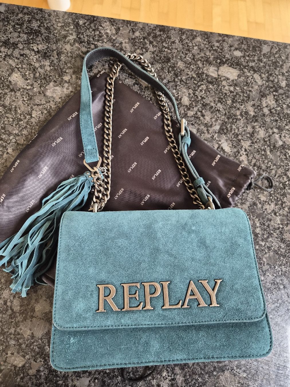 Replay Borse da donna: wunderschöne Wildledertasche von Replay – Nuovo (secondo la descrizione) da Andelfingen venduto da nicoletta11