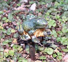 antik Garten FROSCH Wasserspeier GUSSEISEN originalbemalung