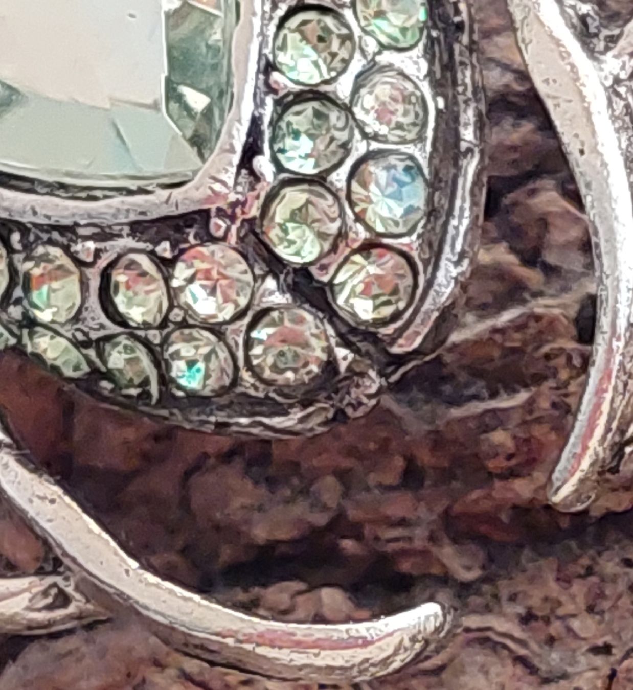 Spille & Fermagli: Tolle Brosche Hirsch Käfer hell grün mit Strass – Nuovo (secondo la descrizione) da Oberwil BL venduto da Kukkaniitty 3