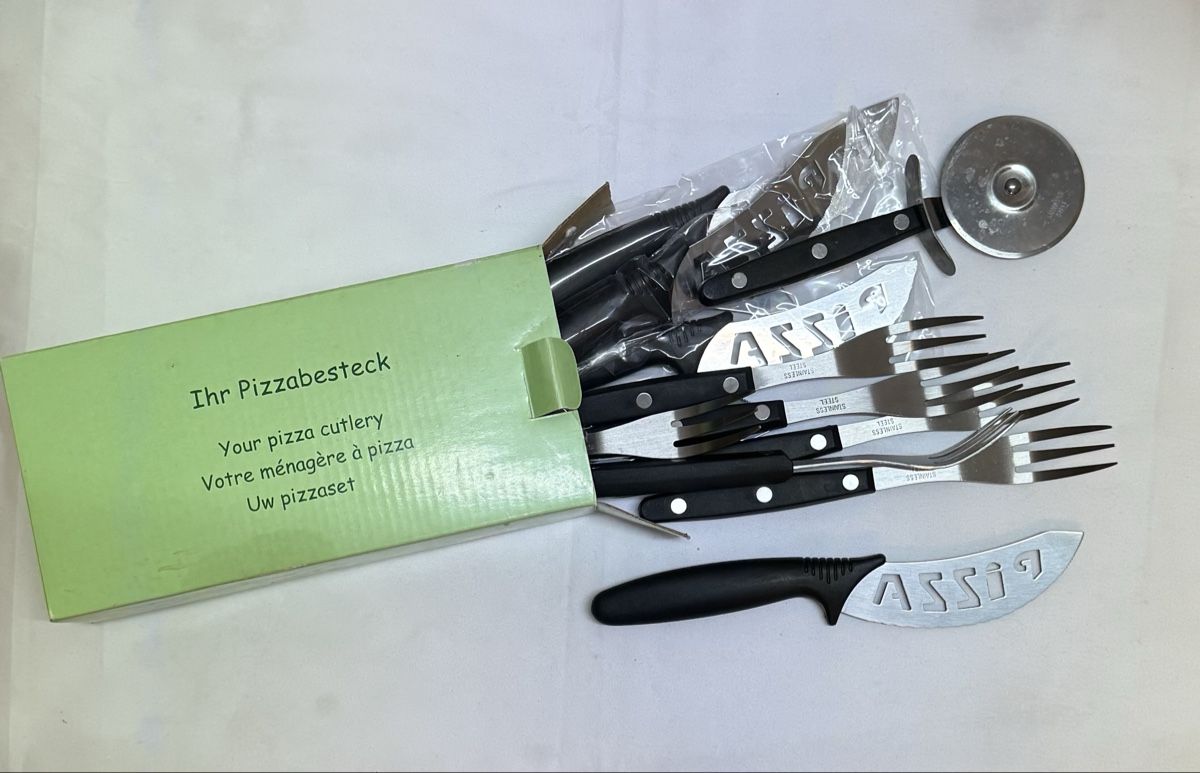 Set di piatti: LOT 6 Ustensiles à Pizza & Fourchettes Neuf – Nuovo e nell'imballaggio originale da féchy venduto da sauciflard53 1
