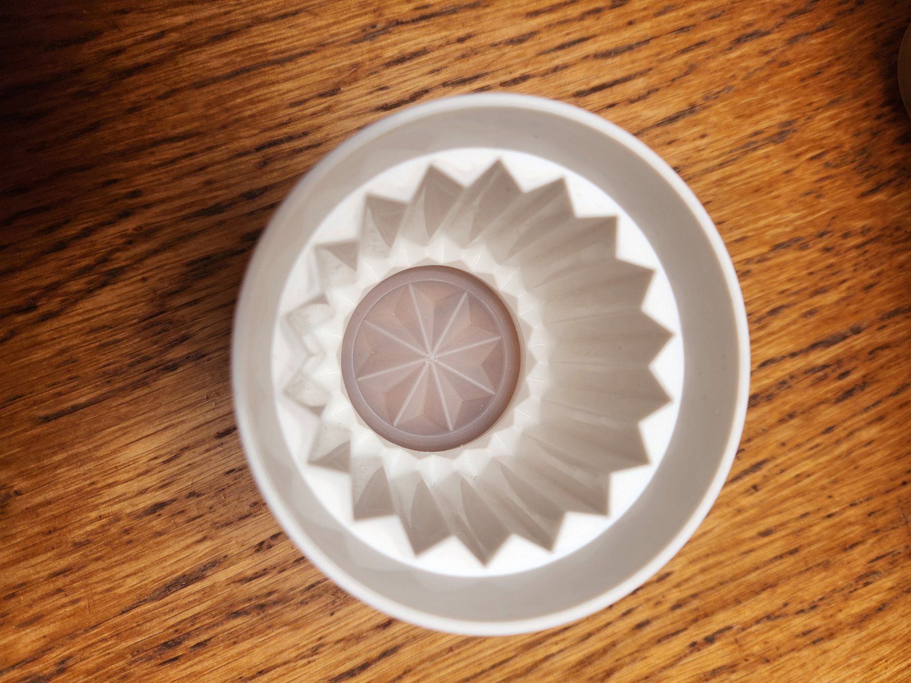 Tupperware Behälter & Ähnliches: Tupperware Puddingformen, 8 Weiss, 2Gelb neuwertig – Neu (gemäss Beschreibung) aus Gstaad von Meiel2020 2