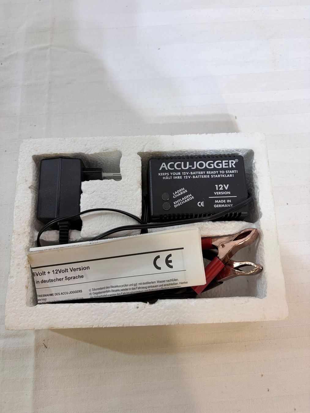 Caricatori & Batterie: Accu-Jogger 12V Batterieladegerät – Usato da Sevelen venduto da Tschitschi 4