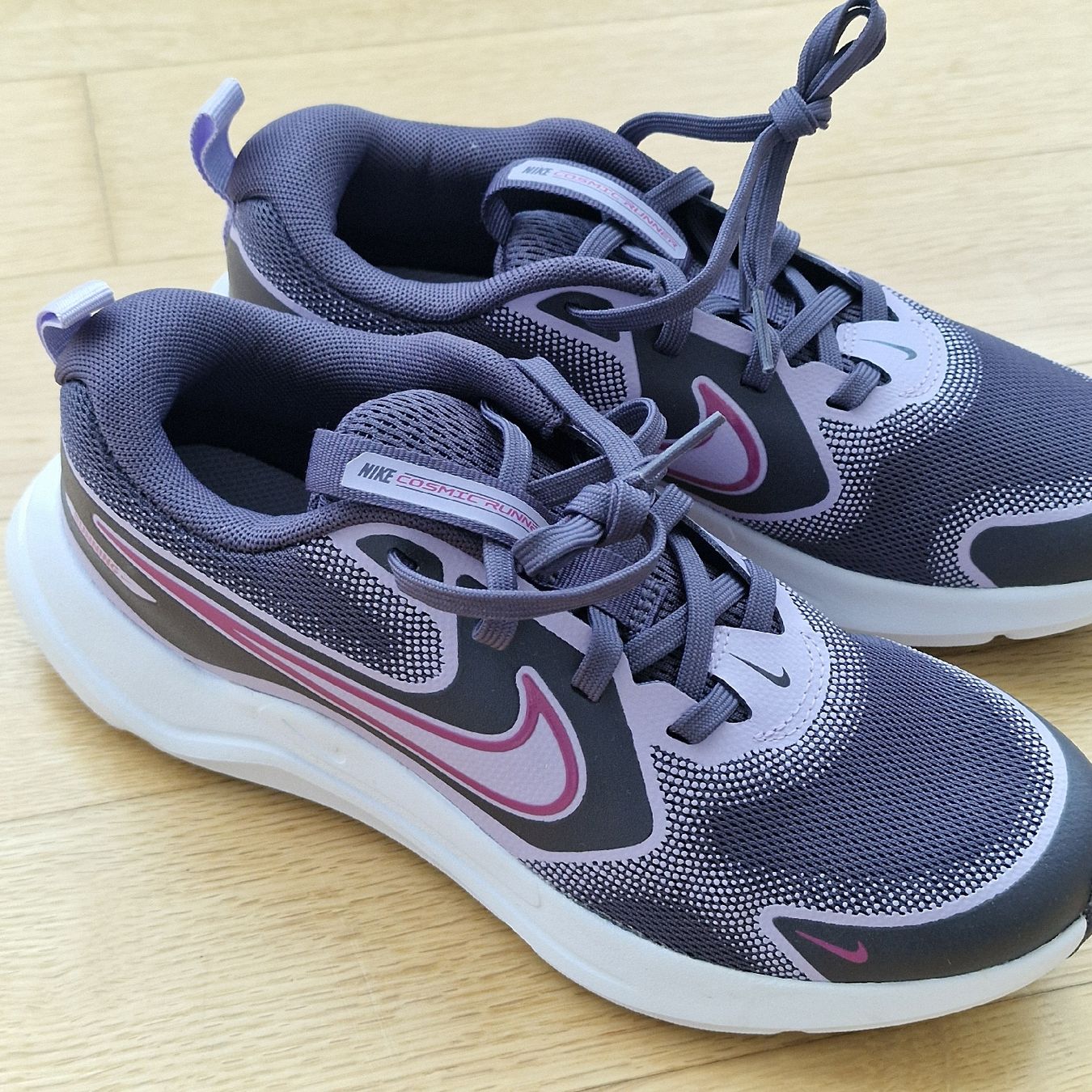 Nike Scarpe per ragazze: NIKE - Cosmic Runner, Neu Gr. 36 – Nuovo e nell'imballaggio originale da Zürich venduto da tyrese2007