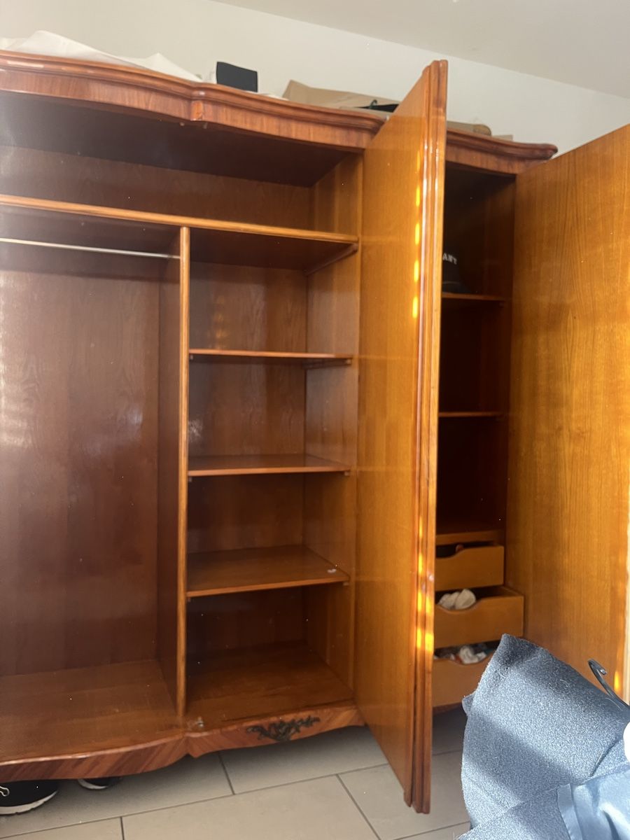 Armadi: Magnifique armoire ancienne – Usato da Prilly venduto da CHAGALL15 2