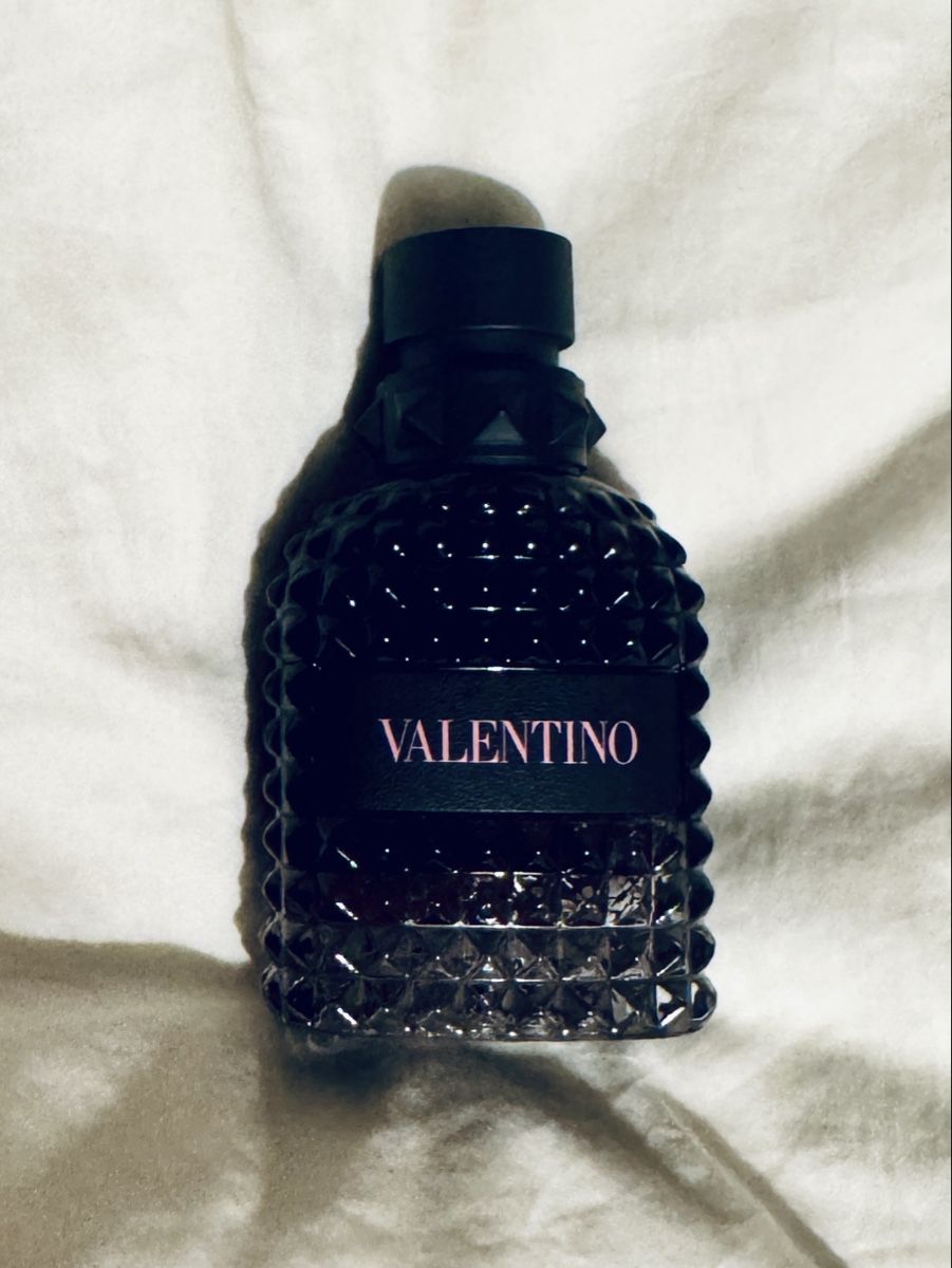 Valentino Parfum & Eau de Toilette: Parfum Valentino Eau de Parfum – Gebraucht aus Steffisburg von shopmanager