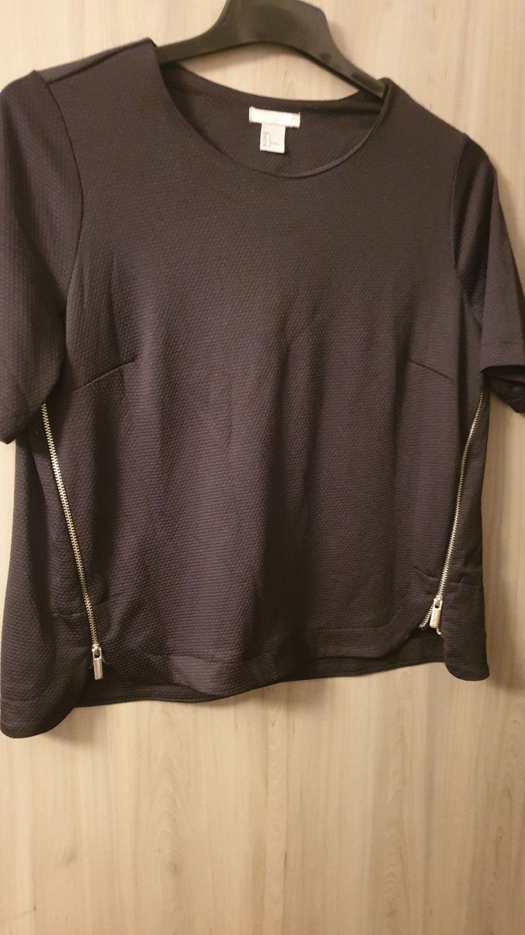 H&M T-shirt: T Shirt – Usato da Clarens venduto da fur_bxq2