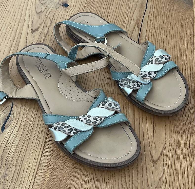 Scarpe per ragazze: Sandalen Mädchen 36 – Usato da Root venduto da quartz1970
