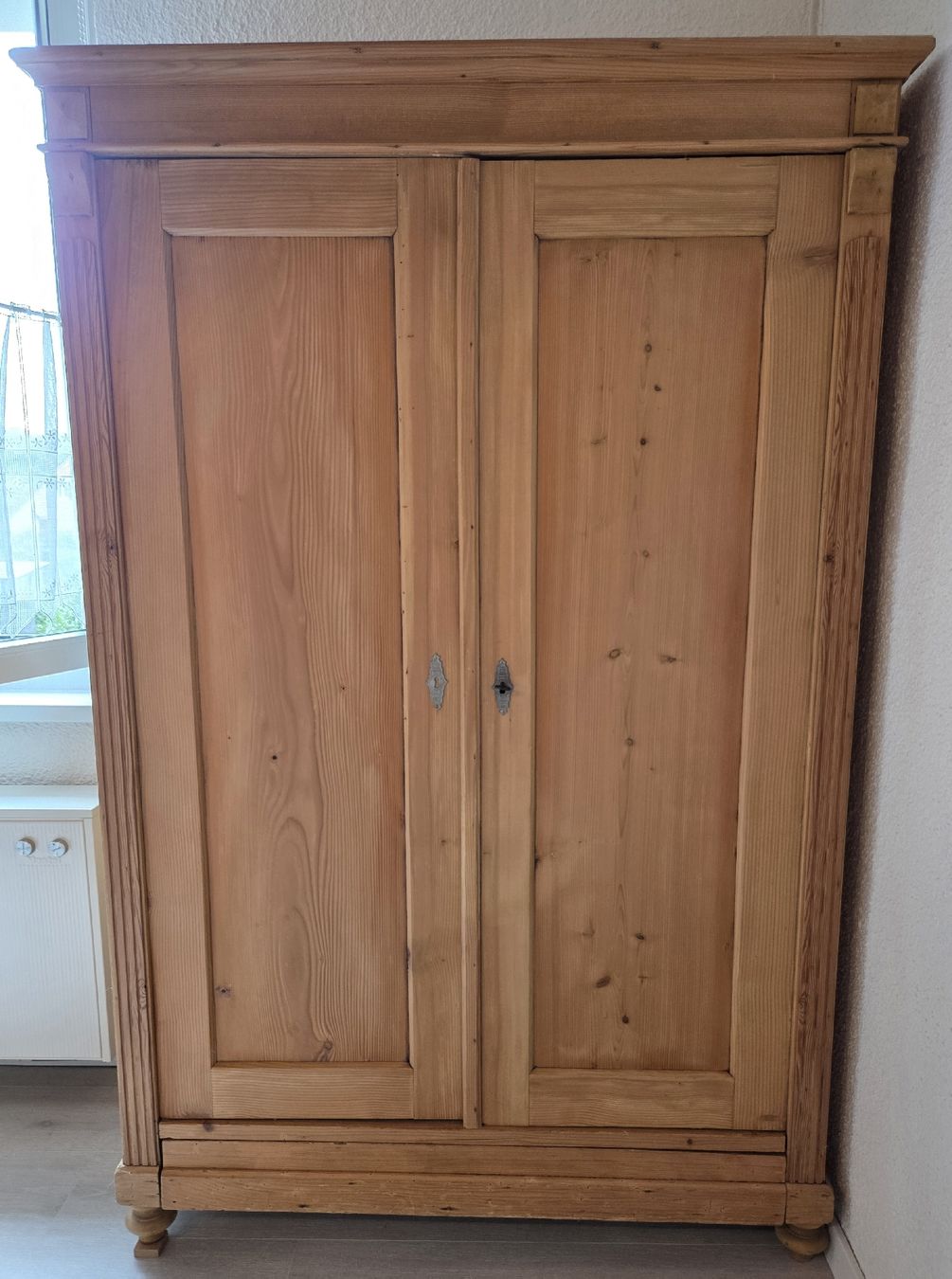 Schränke: Antiker Holzschrank "restauriert", Möbel, Wohnzimmer – Gebraucht aus Klingnau von Groofty69 1