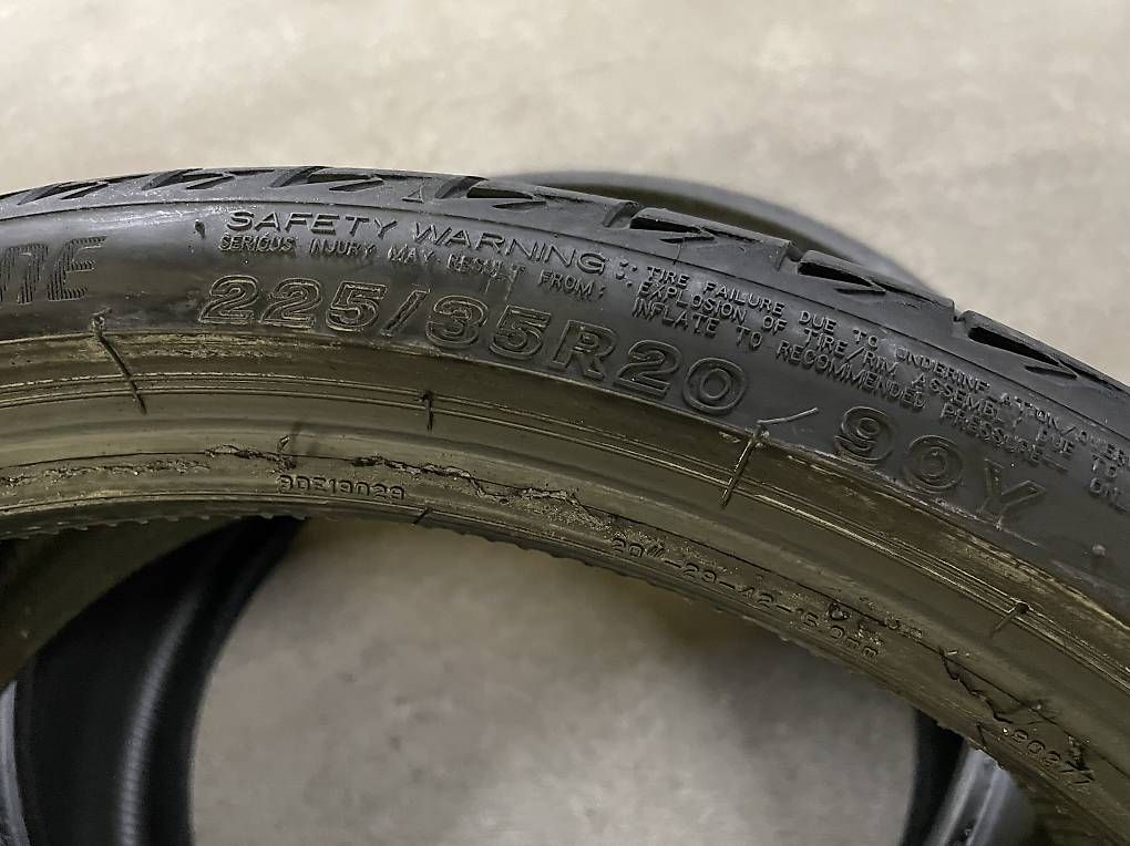 Pneus & Kompletträder: 225/35 R 20 90Y Bridgestone / RSC – Gebraucht aus Innerberg von Spidii 3