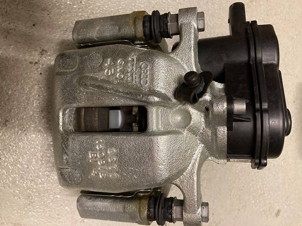 Audi Tutti pezzi di ricambio auto: Bremse hinten Audi s4 b8 – Nuovo (secondo la descrizione) da Laax GR venduto da oc76 1