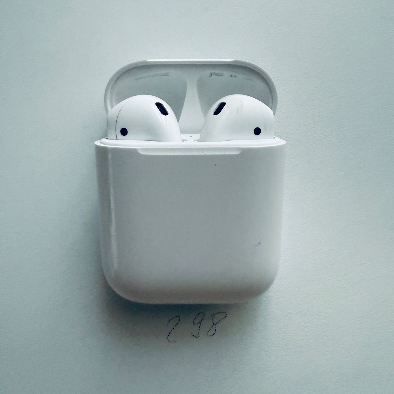 Apple Kopfhörer: Original Apple AirPods 2 Gen. Wireless Kopfhörer & Case – Gebraucht aus Basel von MY.AIRPODS.SHOP