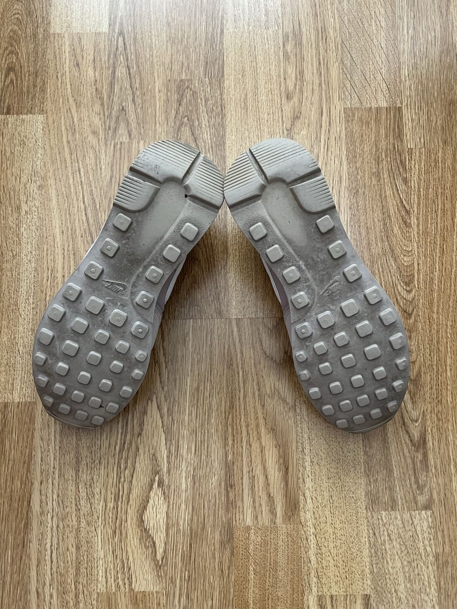Nike Scarpe da donna: Nike Sneaker Damen 40 violett/weiss – Usato da Embrach venduto da selviv 5