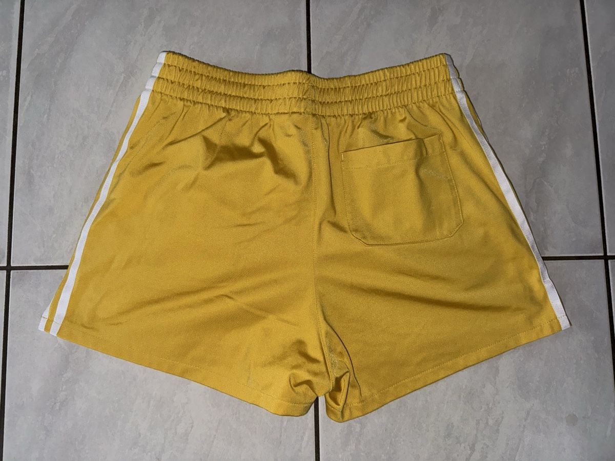 Adidas Pantalons: Adidas Shorts Damen gelb – Neuf (Voir description) à Hergiswil NW par kaufe_bei_kaufmann 3