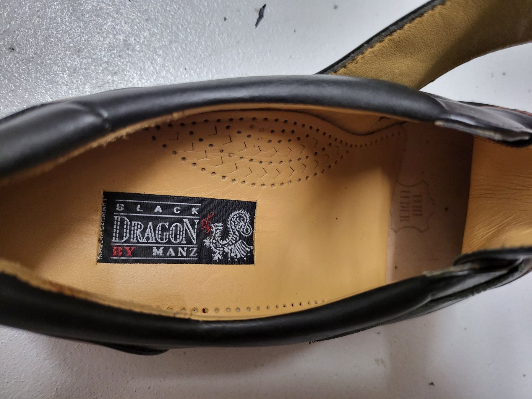 Scarpe da uomo: Neu schwarz-brauner Herren Lederhalbschuh Gr 7.5 – Usato da Horgen venduto da 2CH70 3