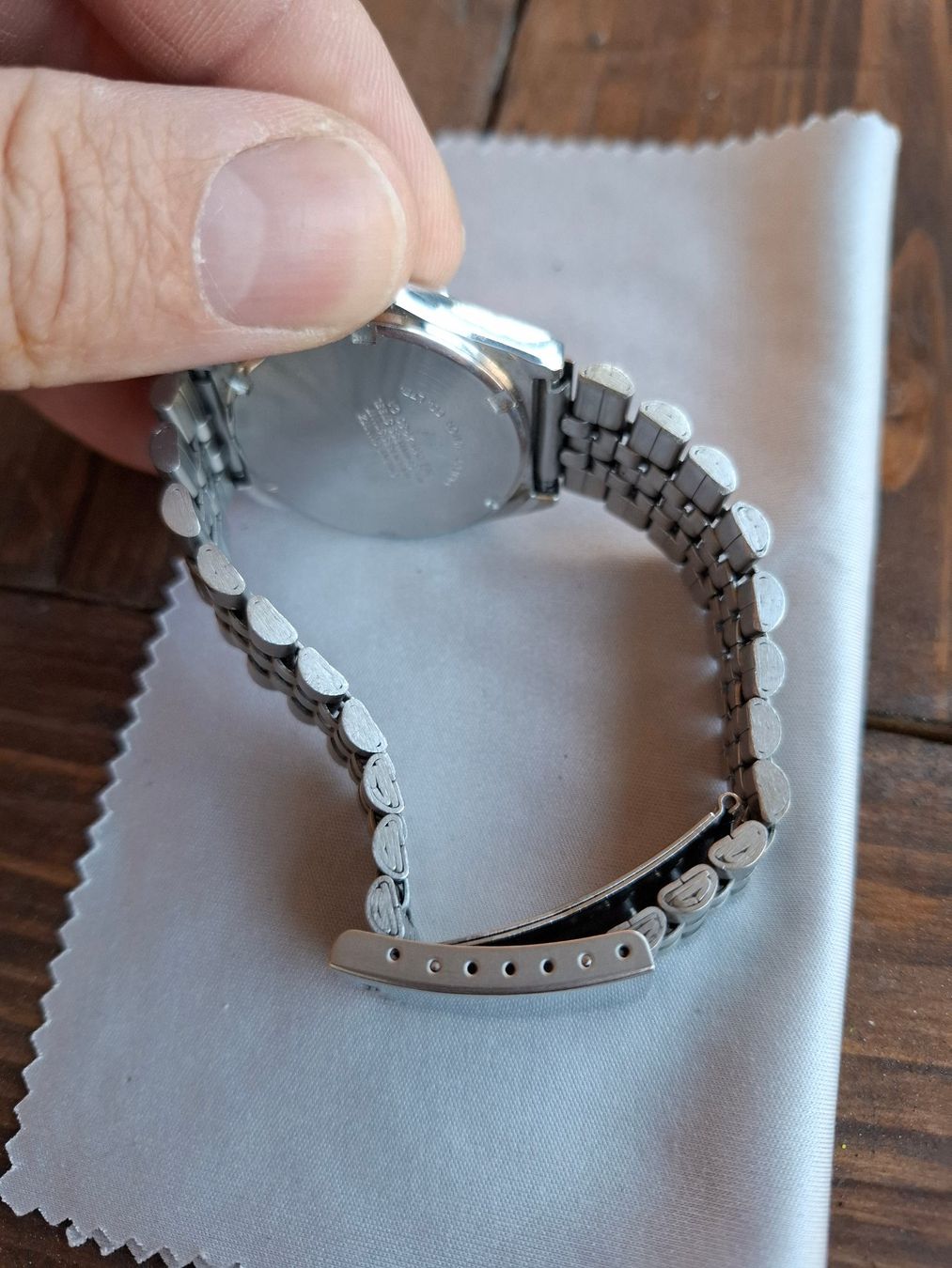 Orient Uhren: Orient Quarzuhr 100m Metallband – Gebraucht aus Effretikon von RossTheBoss 7