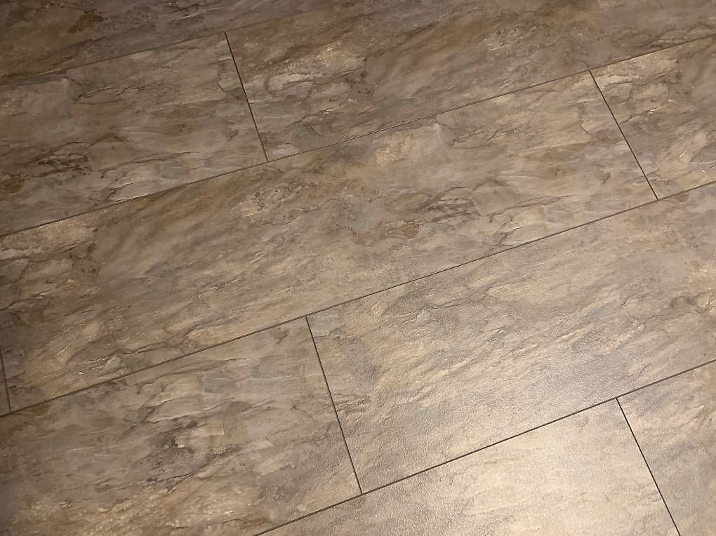Rivestimenti per pavimenti: Laminat Fussboden  – Nuovo e nell'imballaggio originale da Oberterzen venduto da swi_l8wt