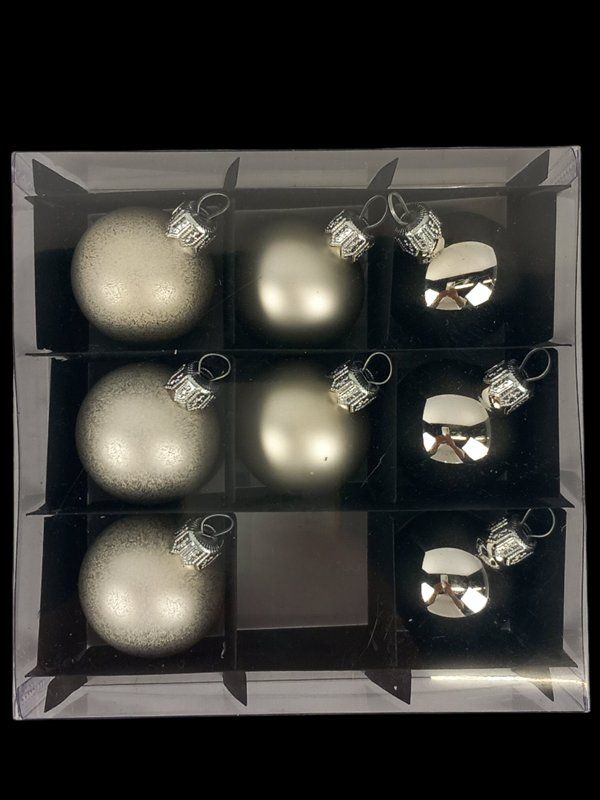 Toutes les décorations: Weihnachtskugel Silber 9er Set – D'occasion à Hünenberg par Restwert_Zug