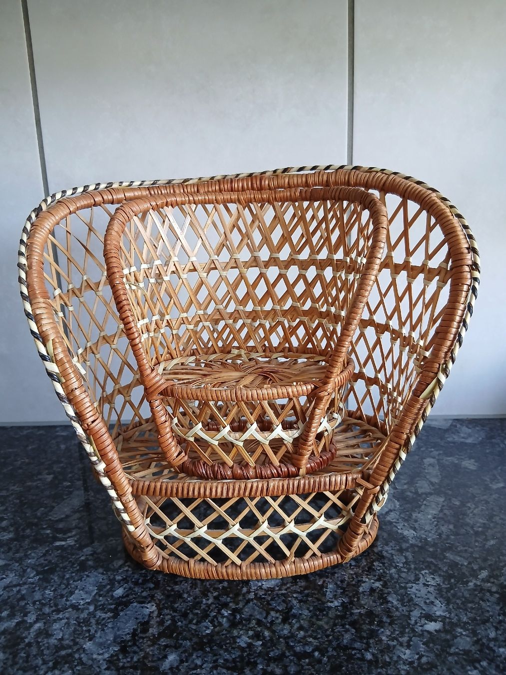 Sessel: fauteuil en osier pour poupées  – Gebraucht aus Biel/Bienne von Monhub 9