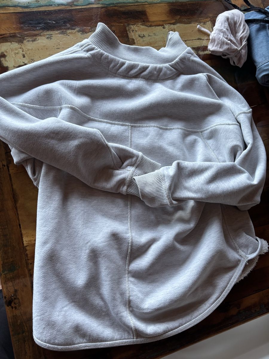 Pullover & Sweatshirts: Pullover XS/S – Gebraucht aus Jegenstorf von vanisaem 1
