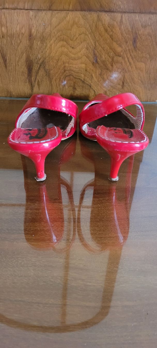 Scarpe da donna: rote Pumps – Usato da Bassecourt venduto da Niame 2