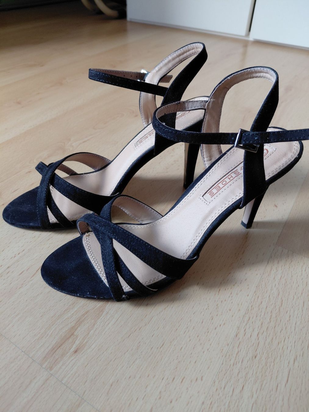 Buffalo Scarpe da donna: Elegante Buffalo High Heels schwarz Gr 39 – Nuovo (secondo la descrizione) da Seftigen venduto da man_tr96