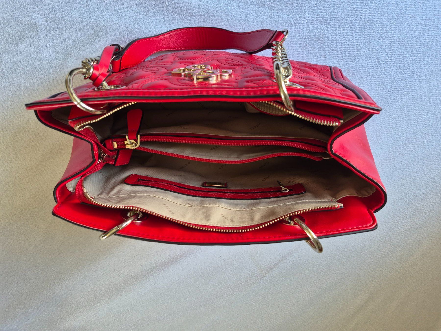 Guess Sacs femmes: Guess Handtasche – Neuf avec emballage d'origine à Wädenswil par Virginia96 4