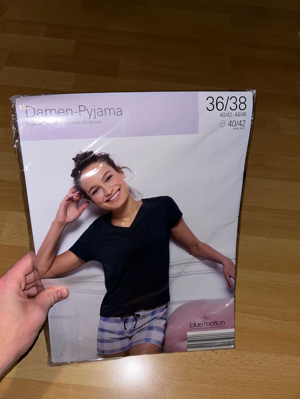 Negligees & Pyjamas: Pyjama, Gr. 36/38 – Neu und originalverpackt aus Hallwil von Zoeizy 1