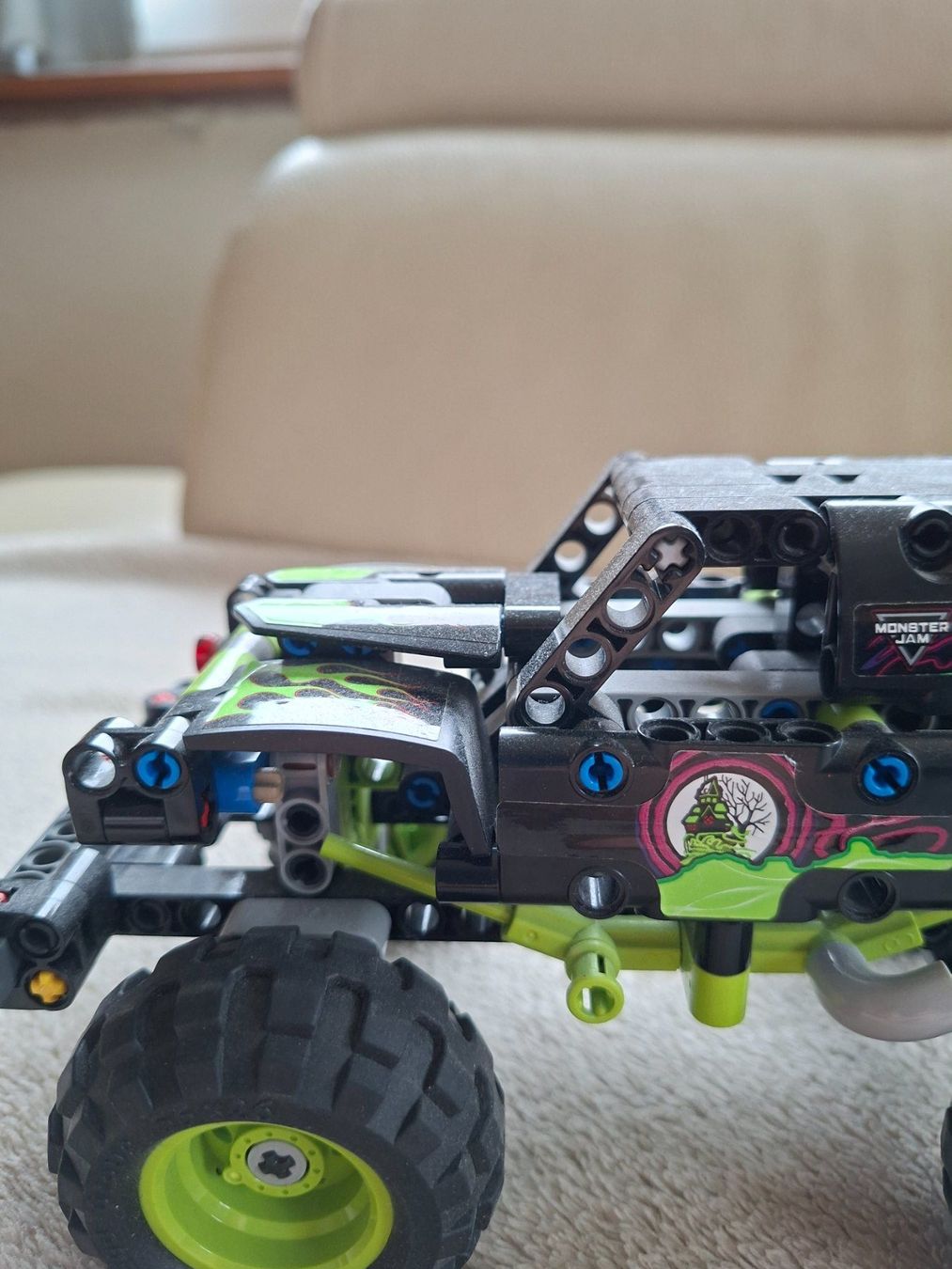 Lego Spielzeuge: Lego Technic Monster Jam Grave Digger - 42118 – Gebraucht aus Dietwil von BaluD7 1