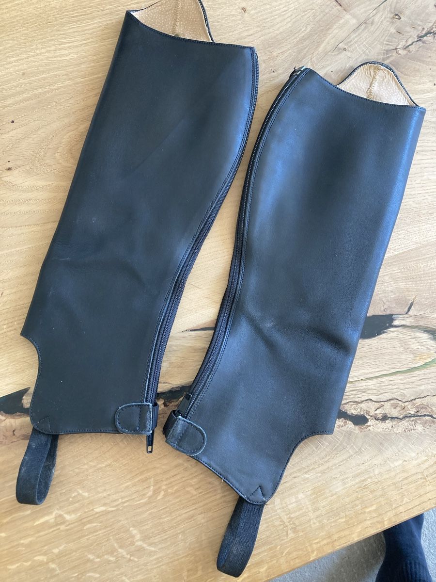 Jambières & Bandages: Leder Chaps – D'occasion à Gutenswil par car_d8bx 1