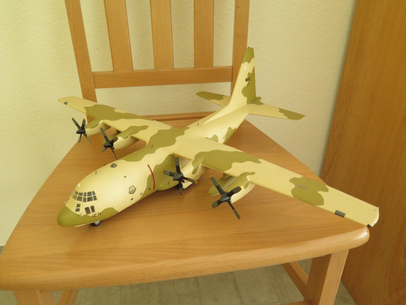 Lockheed Modellbausätze & Standmodelle: Hercules C- 130 – Gebraucht aus Tuggen von Blasero