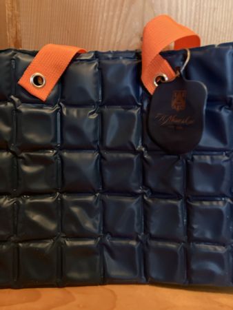 H.Moser&Cie Pufferbag Exklusives Watch and Wonders Giveaway