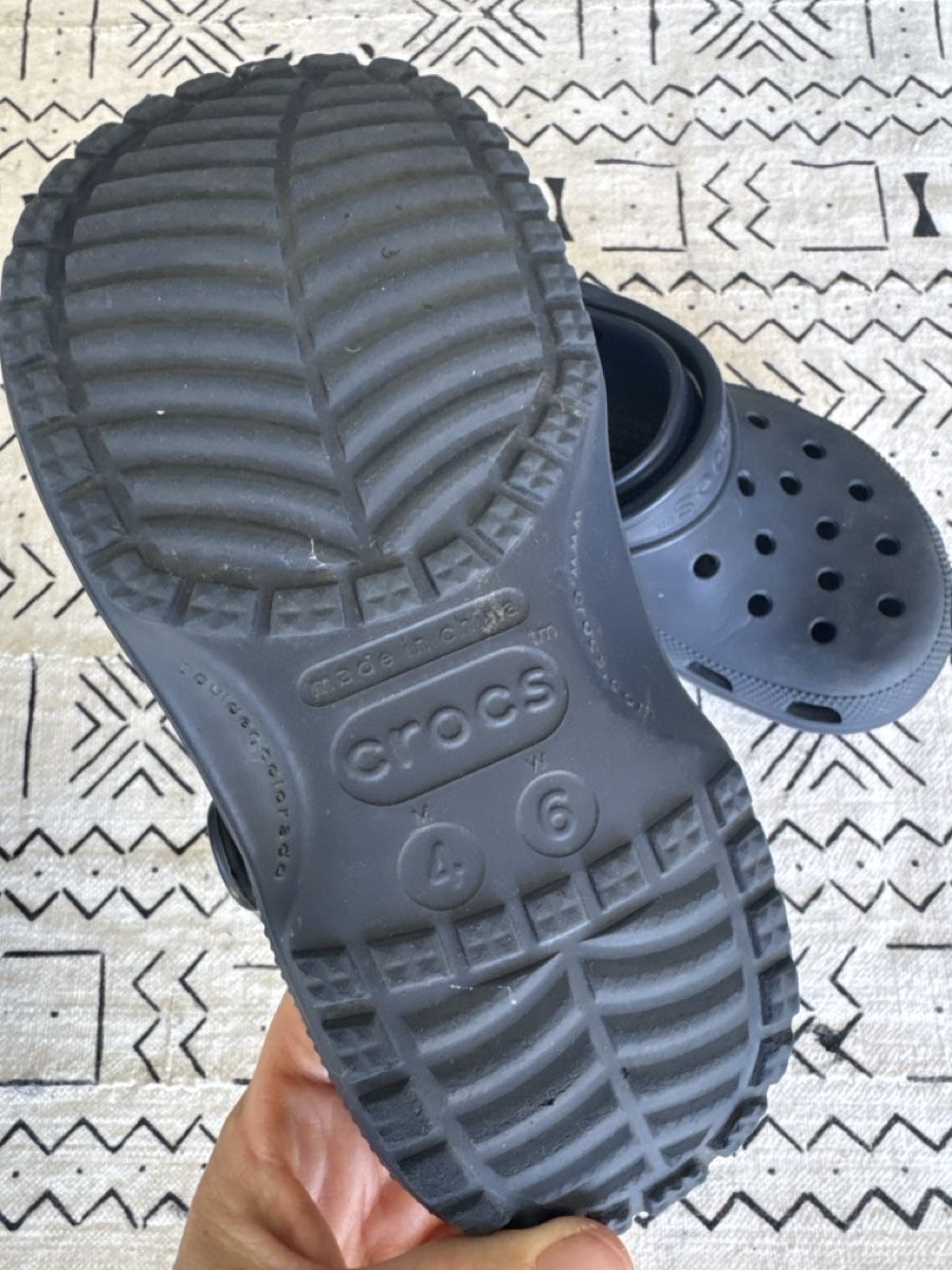 Crocs Chaussures hommes: Crocs Clogs dunkelblau Gr. 36/37 – D'occasion à Zürich par koraia 2