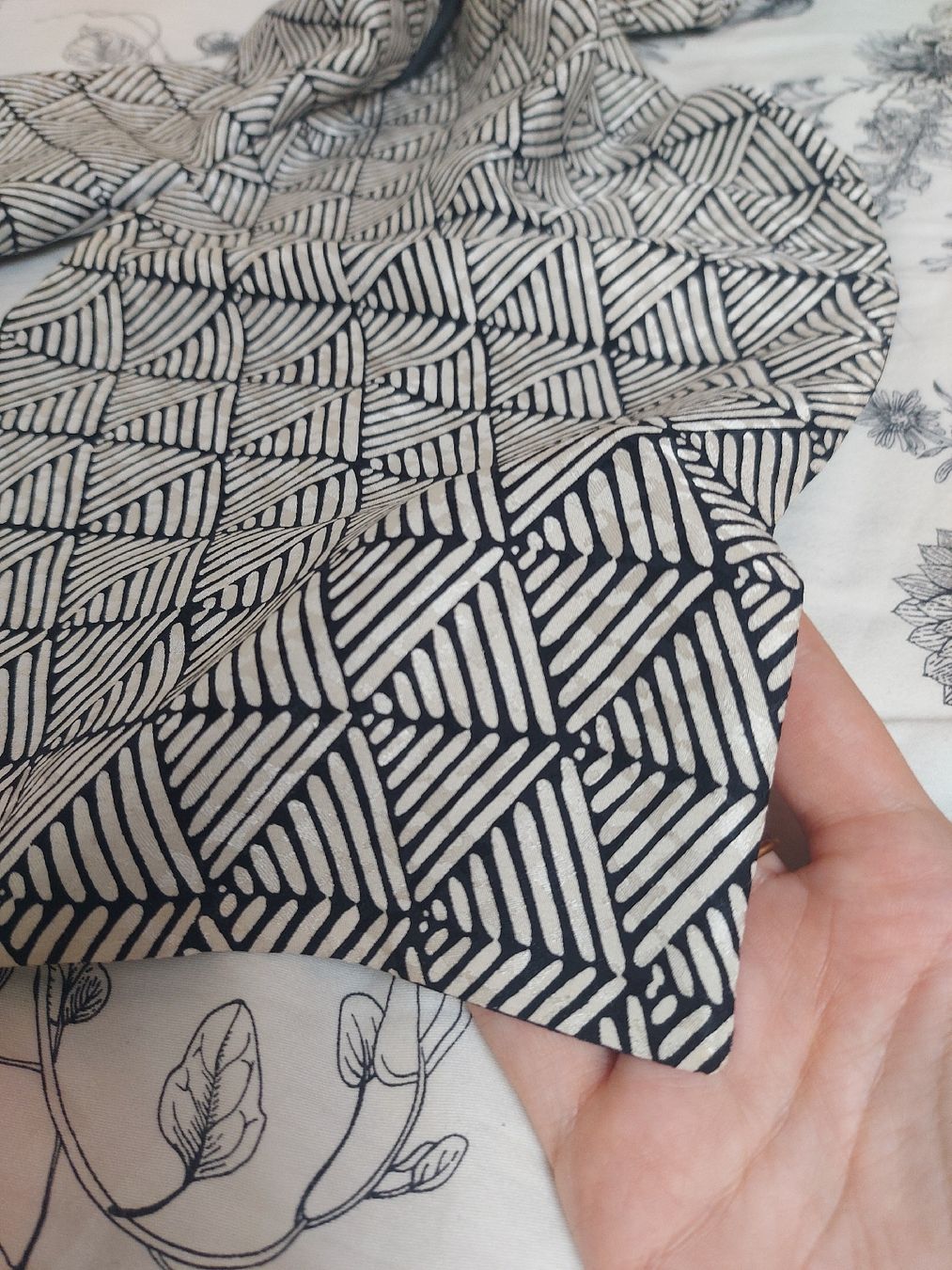 Foulard & Sciarpe: Foulard 100% soie vintage – Usato da Lausanne venduto da Super-cerise 1