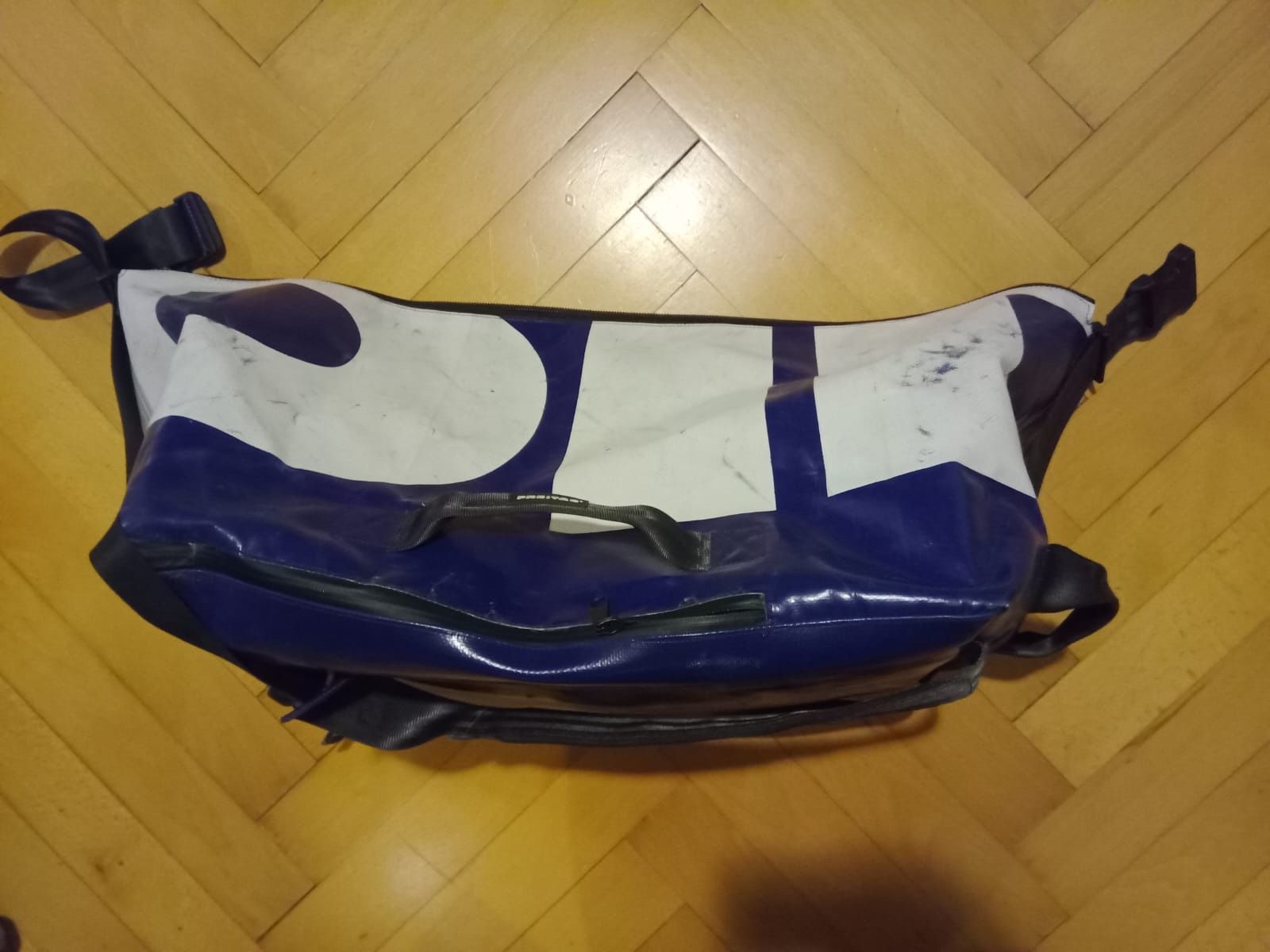 Freitag Taschen: Freitag Reisetasche Voyager – Gebraucht aus Zürich von WStern 4