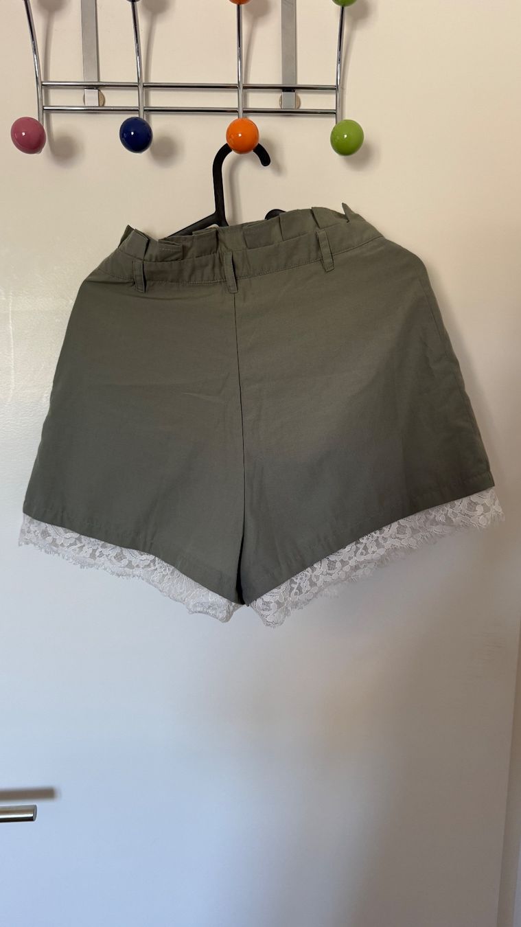 H&M Pantaloni: Khaki Shorts mit Spitze, Gr. 38 – Usato da Luzern venduto da Ecila007 2