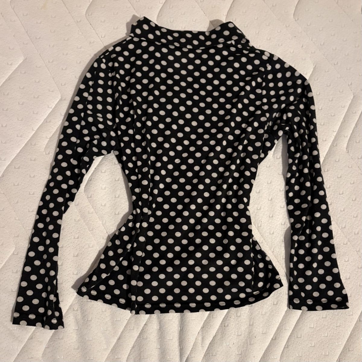 Camicette: Schwarze Polka Dot Bluse – Usato da Brünisried venduto da Livtsukki2ndHand 2